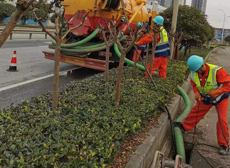 达日市政管道清淤